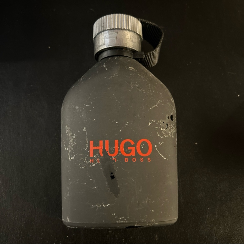 Hugo Boss Just Different Eau De Toilette Spray For Men (125ml / 4.2fl.oz) as is